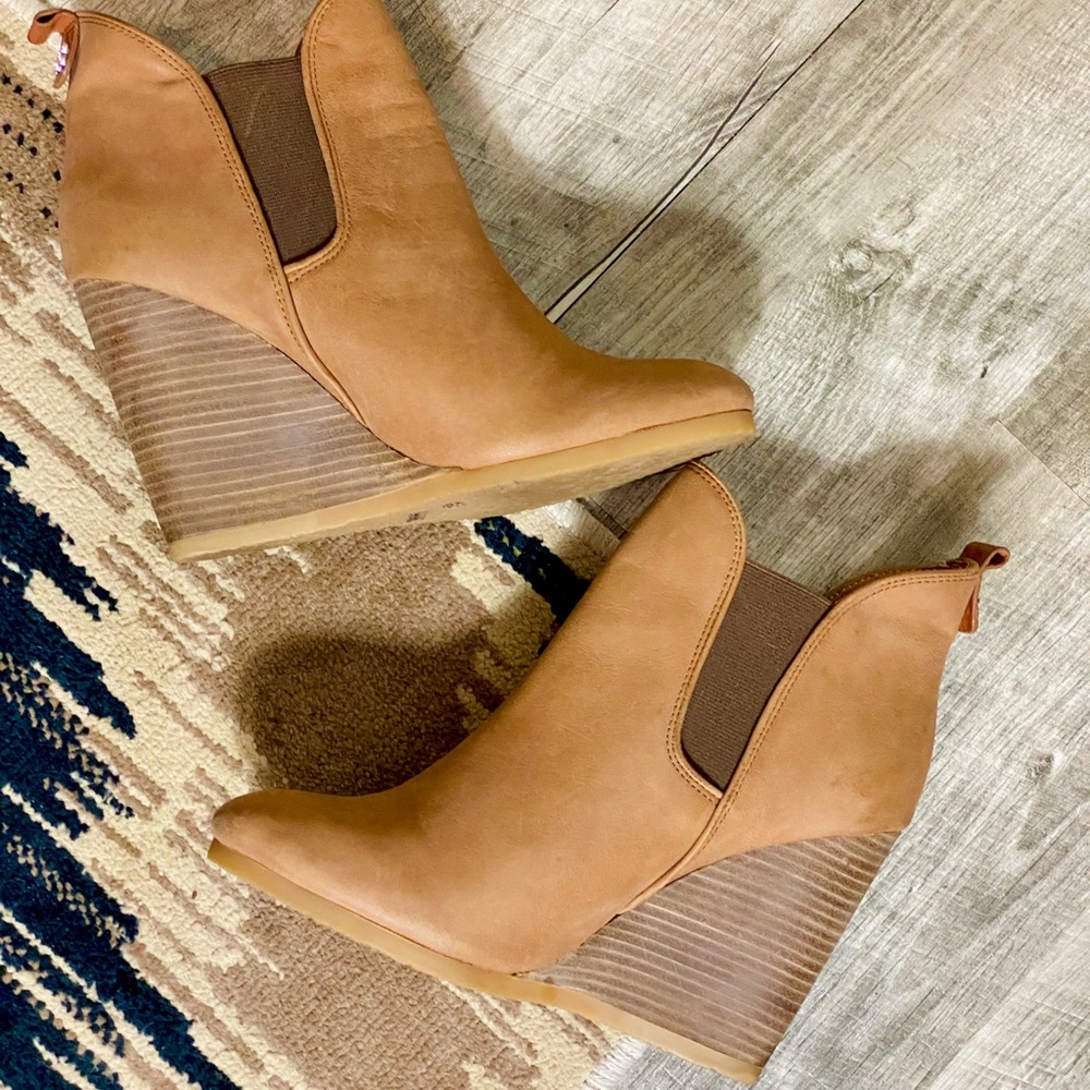 Coach Farah Wedge Bootie Tan Leather - Size 8.5